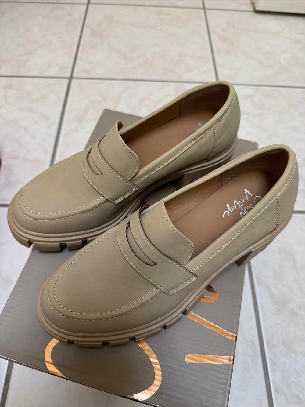 Crown Vintage Beige Chunky Penny Loafers